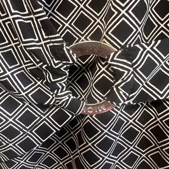 Michael Kors L Top Geometric Logo Crossbody Wrap Low V Cut Blouse 3/4 Slv Shirt - Picture 2 of 5